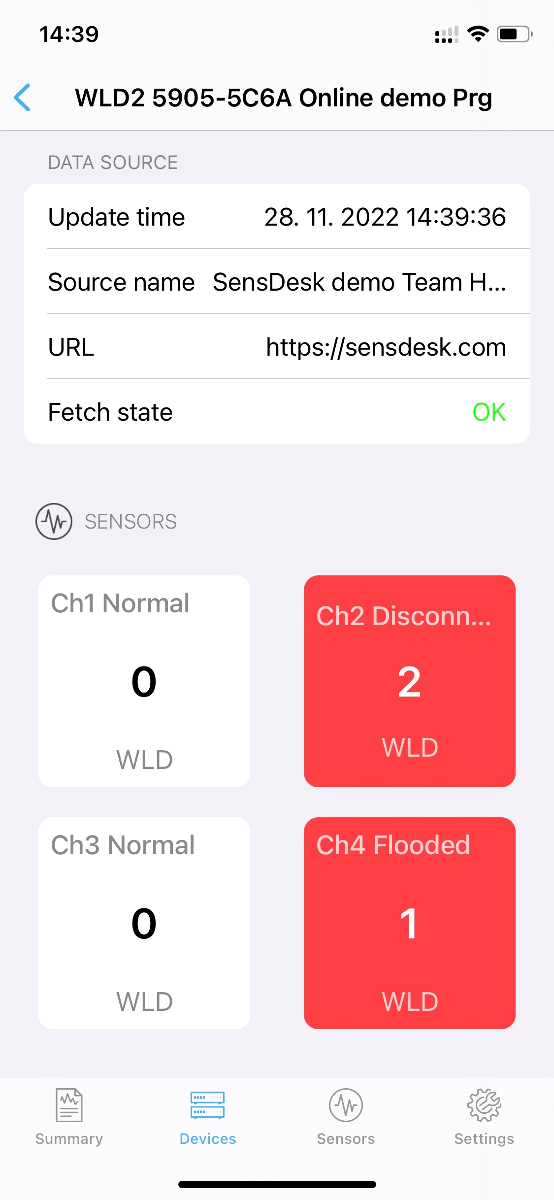 HWg Monitor App shows the state of each sensor: 2 WLD zones ok, 1 WLD zone flooded, 1 WLD zone disconnected.